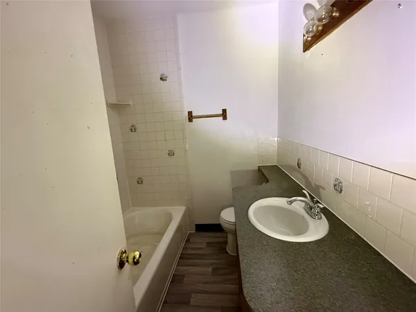 $185,000 | 202 South Magnolia Street, Highlands, TX 77562