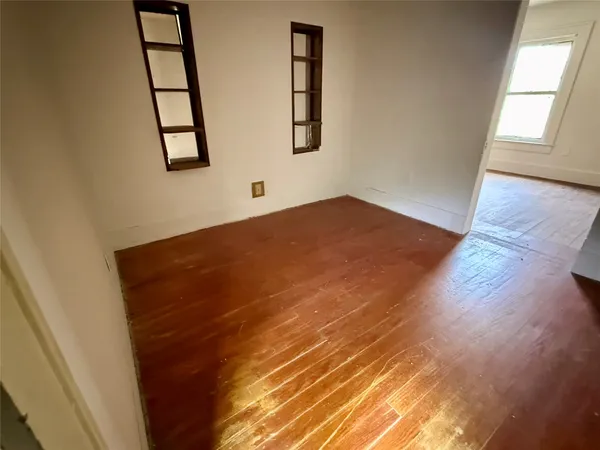 $185,000 | 202 South Magnolia Street, Highlands, TX 77562