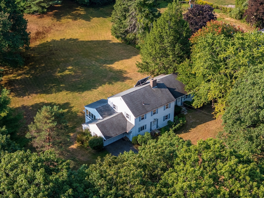 17 Perkins Row Topsfield, MA 01983 - Photo 1 of 34 Gallery Image 1