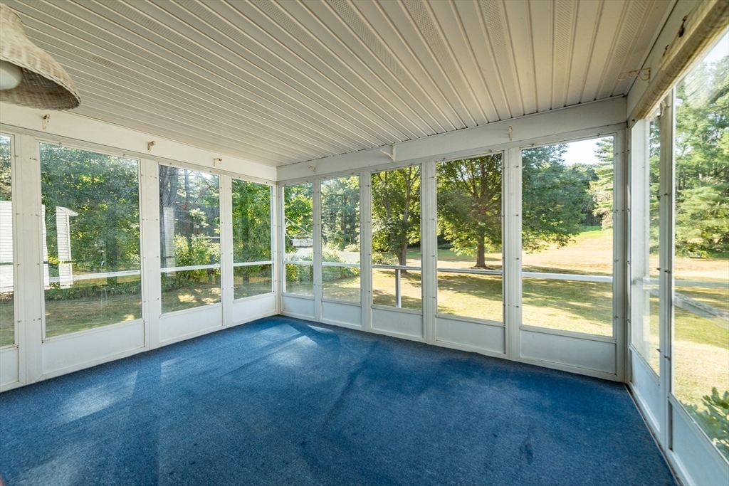 17 Perkins Row Topsfield, MA 01983 - Photo 11 of 34 Gallery Image 11