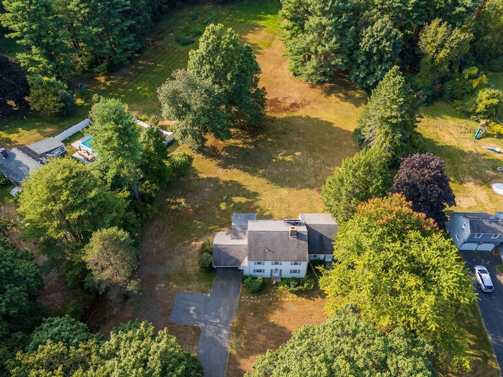 17 Perkins Row Topsfield, MA 01983 - Photo 2 of 34 Gallery Image 2
