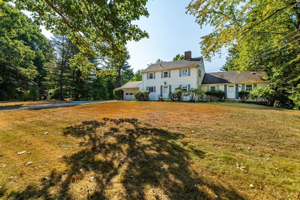17 Perkins Row Topsfield, MA 01983 - Photo 4 of 34 Gallery Image 4