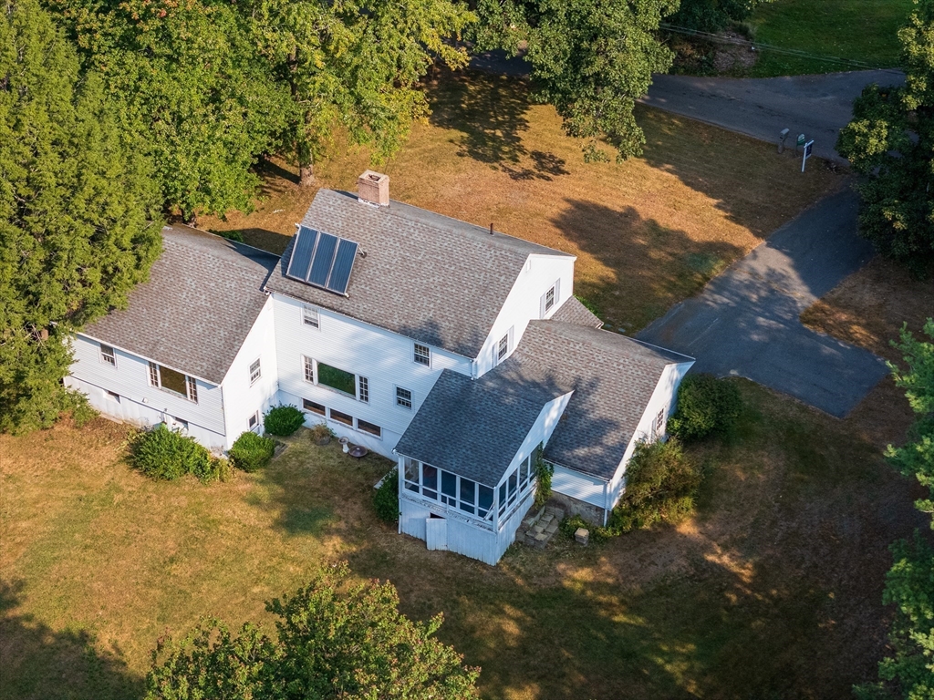 17 Perkins Row Topsfield, MA 01983 - Photo 7 of 34 Gallery Image 7