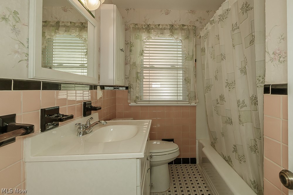 1431 Mayfield Ridge Road Cleveland, OH 44124 - Photo 23 of 35