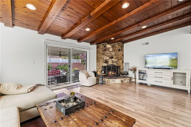 $989,000 | 17955 Archwood Street, Reseda, CA 91335