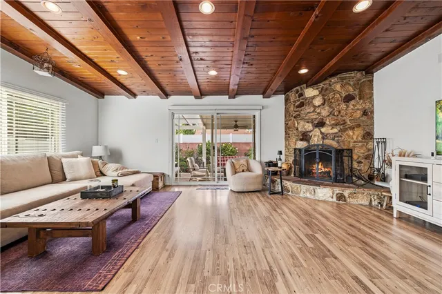 $989,000 | 17955 Archwood Street, Reseda, CA 91335