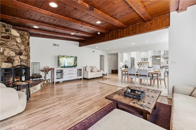 $989,000 | 17955 Archwood Street, Reseda, CA 91335