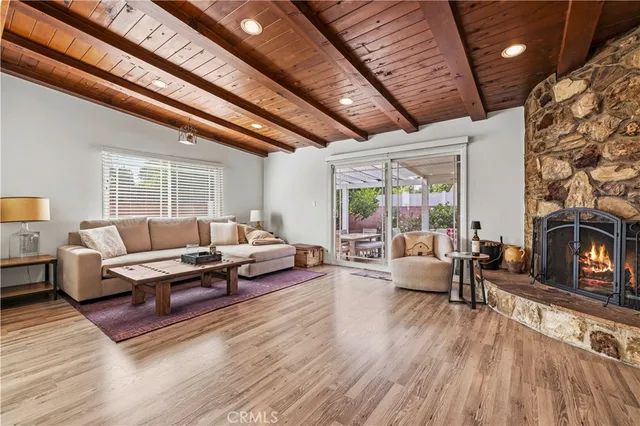 $989,000 | 17955 Archwood Street, Reseda, CA 91335