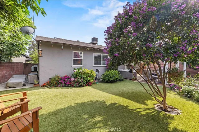 $989,000 | 17955 Archwood Street, Reseda, CA 91335