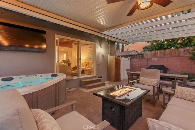 $989,000 | 17955 Archwood Street, Reseda, CA 91335