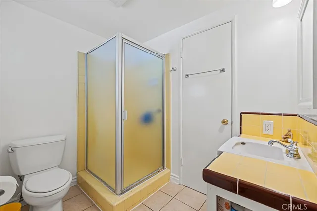 $989,000 | 17955 Archwood Street, Reseda, CA 91335