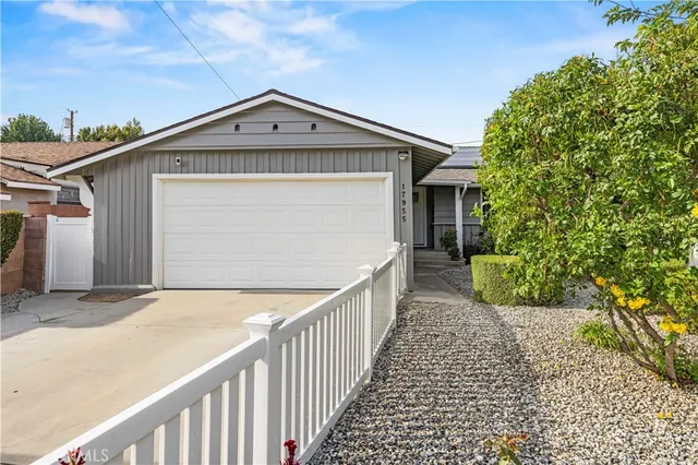 $989,000 | 17955 Archwood Street, Reseda, CA 91335