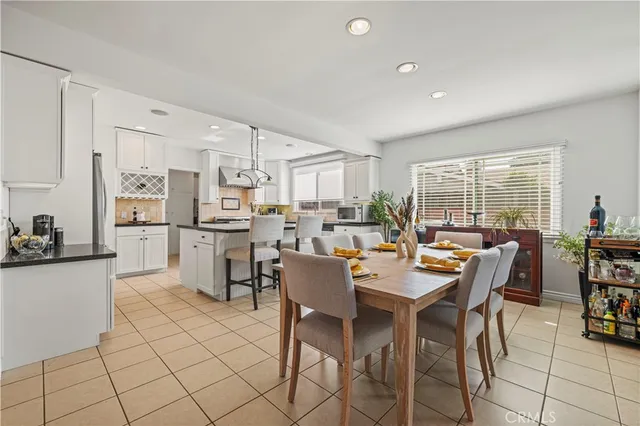 $989,000 | 17955 Archwood Street, Reseda, CA 91335