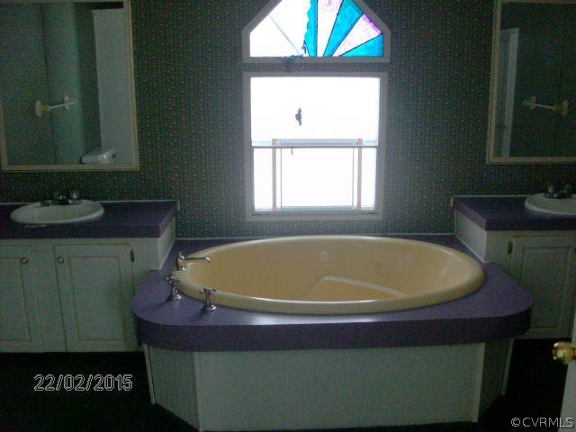 12400 Wilson Road Blackstone, VA 23824 - Photo 7 of 9 Gallery Image 7