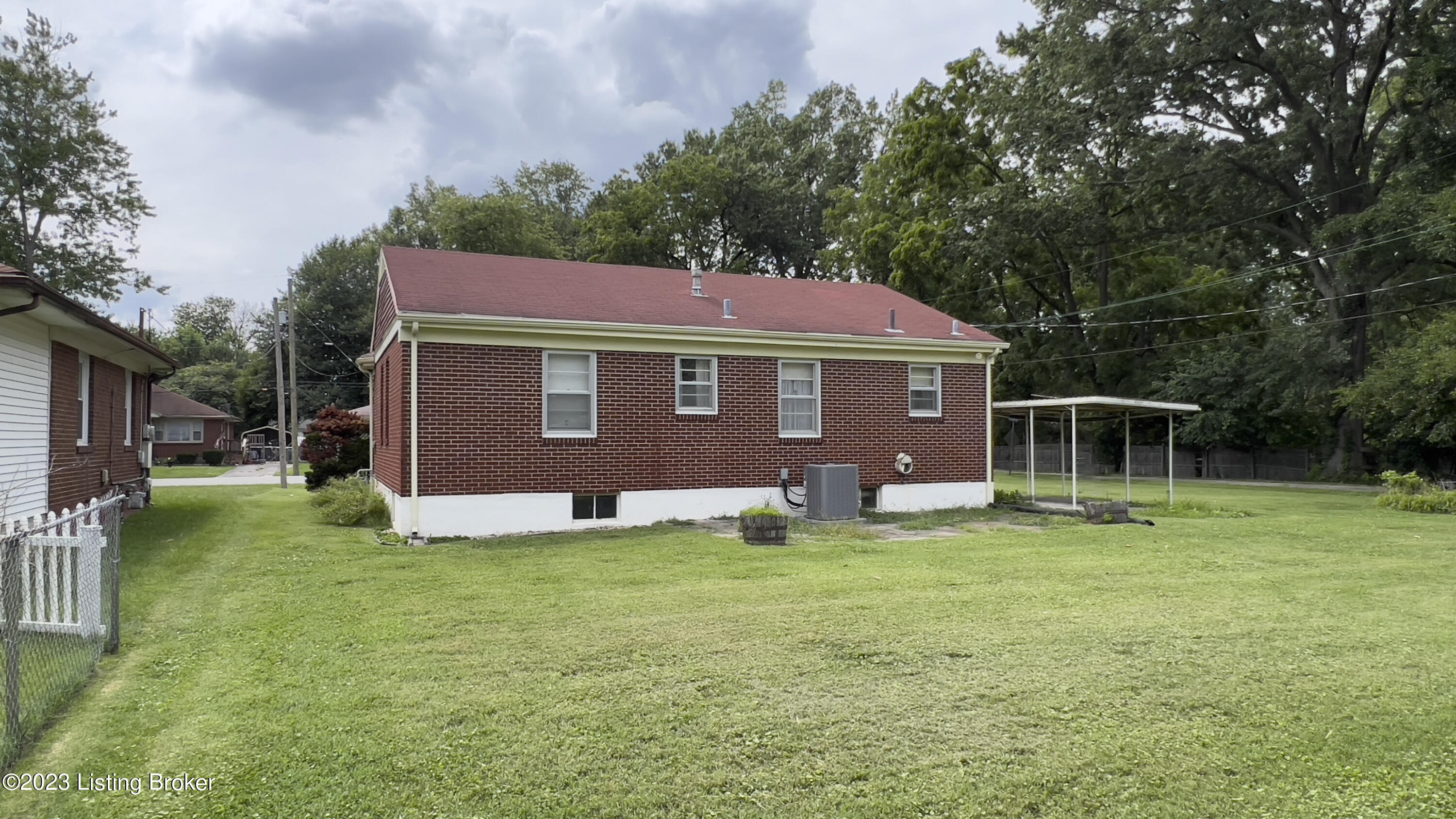 4601 Spen Lea Road Louisville, KY 40216 - Photo 39 of 48 4061 Spen Lea-36