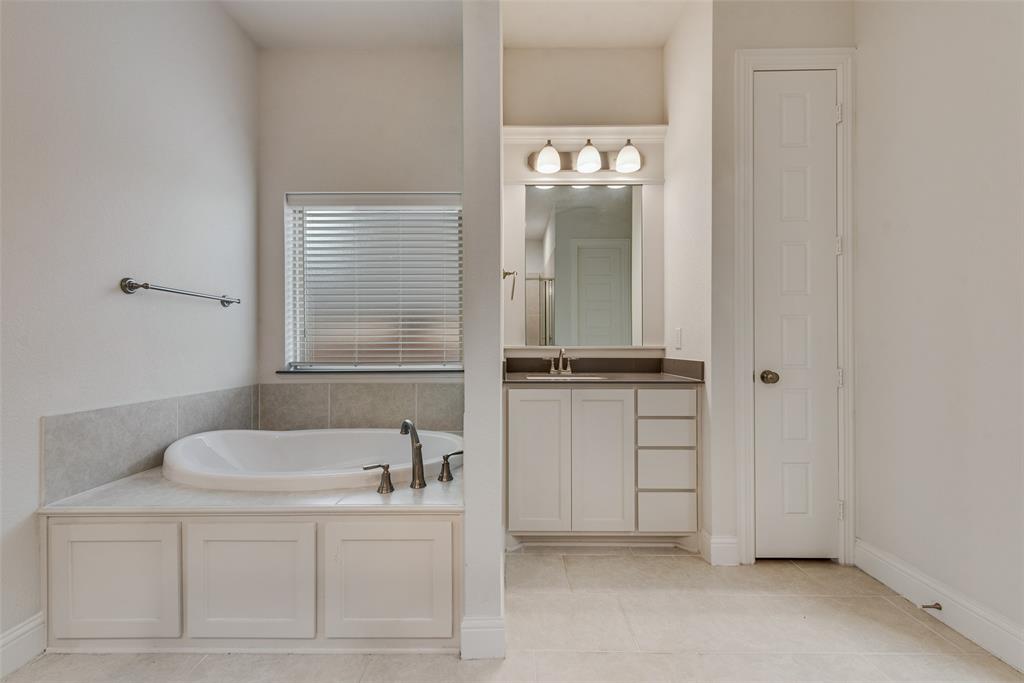 805 Toby Trail Mansfield, TX 76063 - Photo 32 of 40