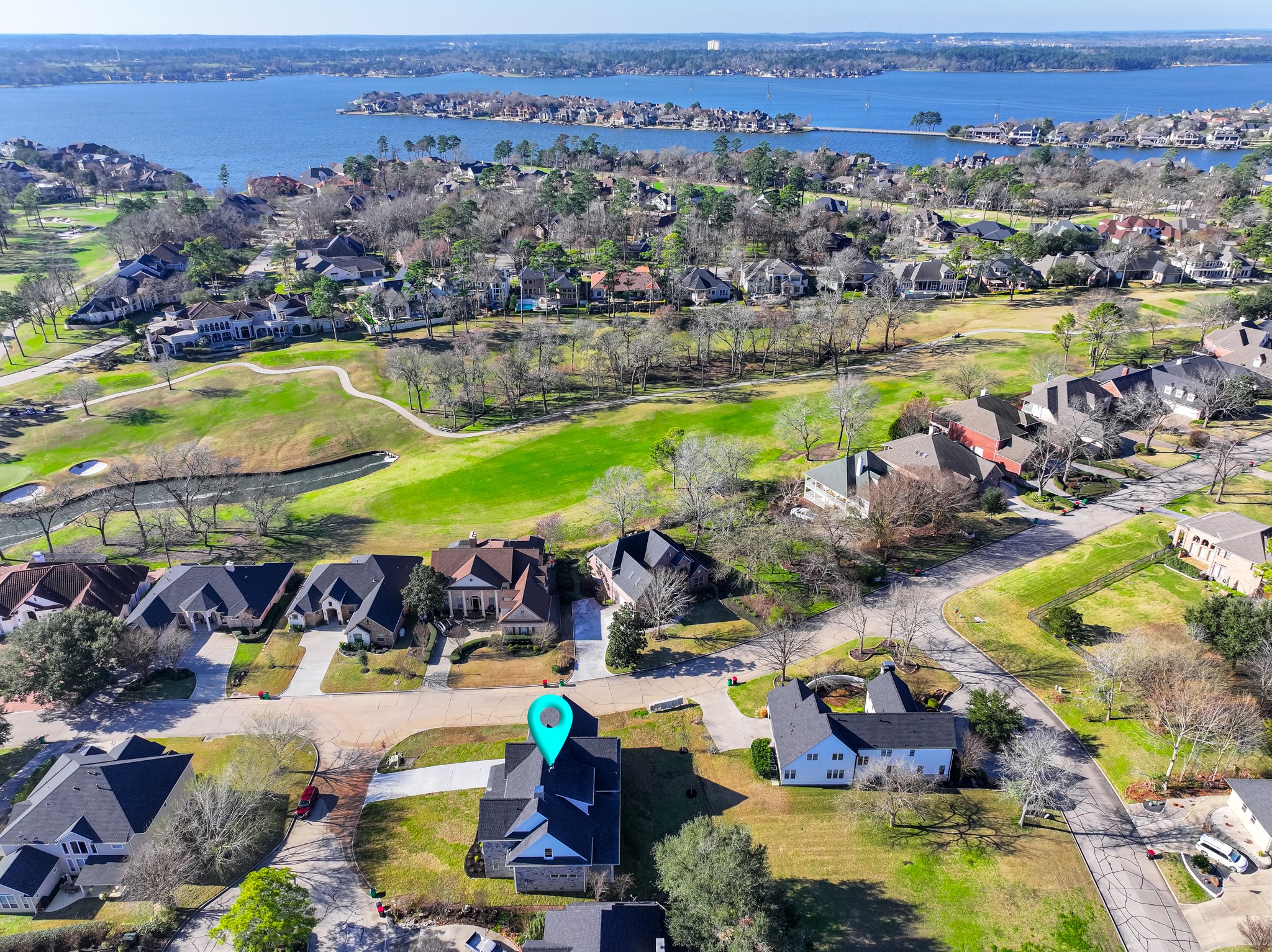 5 Edgewood Circle Montgomery, TX 77356 - Photo 43 of 44 an aerial view of residential houses and outdoor space