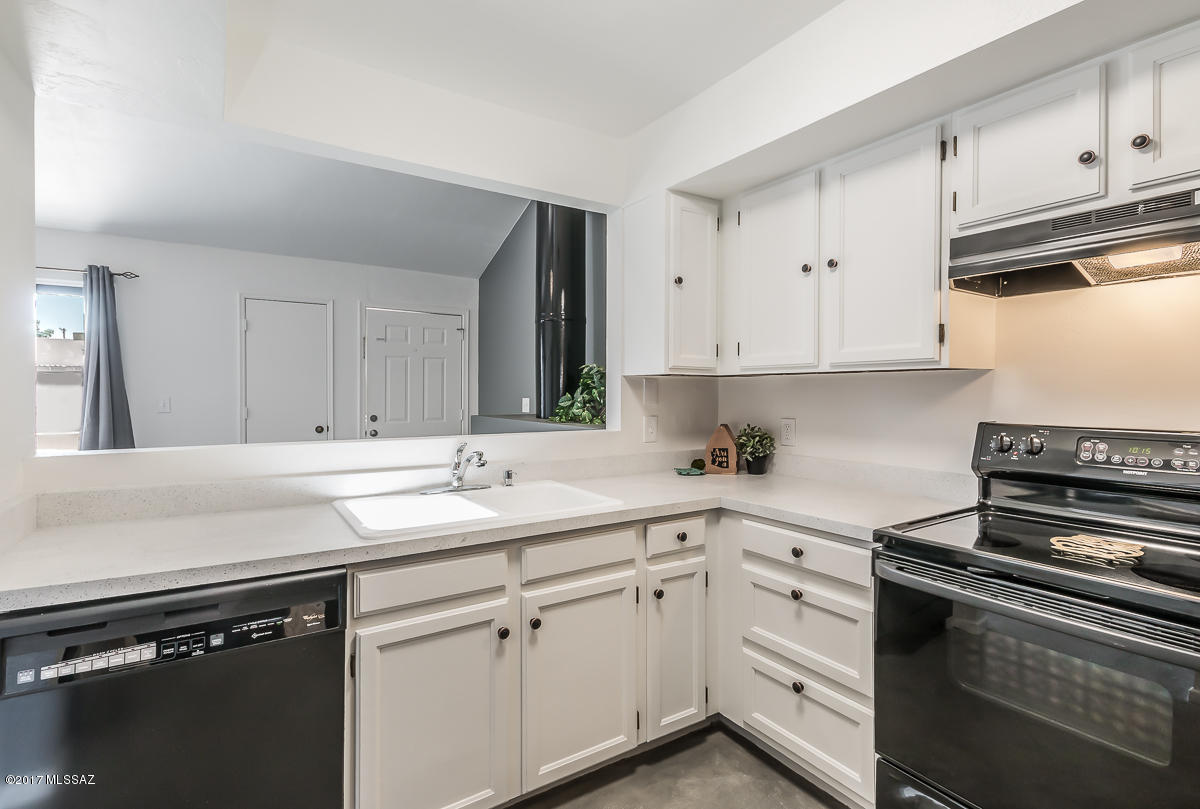 2744 North Country Club Road, Unit 102 Tucson, AZ 85716 - Photo 3 of 23