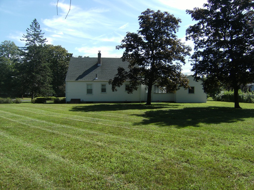291 Southwick Road Westfield, MA 01085 - Photo 3 of 15 Gallery Image 3