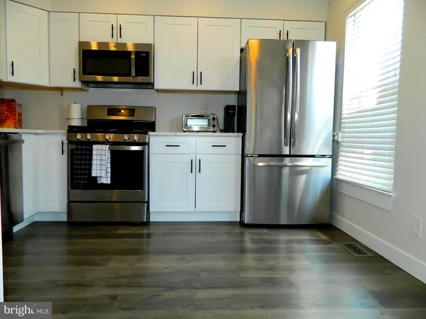 $2,850 | 82 Pebble Lane, Blackwood, NJ 08012