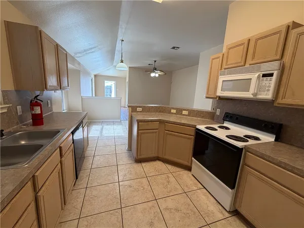 $1,750 | 7941 Falcon Drive, Corpus Christi, TX 78414