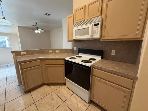 $1,750 | 7941 Falcon Drive, Corpus Christi, TX 78414