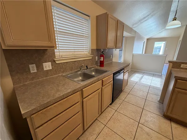 $1,750 | 7941 Falcon Drive, Corpus Christi, TX 78414