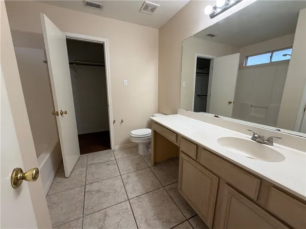 $1,750 | 7941 Falcon Drive, Corpus Christi, TX 78414
