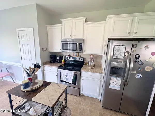 $2,000 | 174 Moonstone Court, Jacksonville, NC 28546