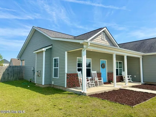 $2,000 | 174 Moonstone Court, Jacksonville, NC 28546
