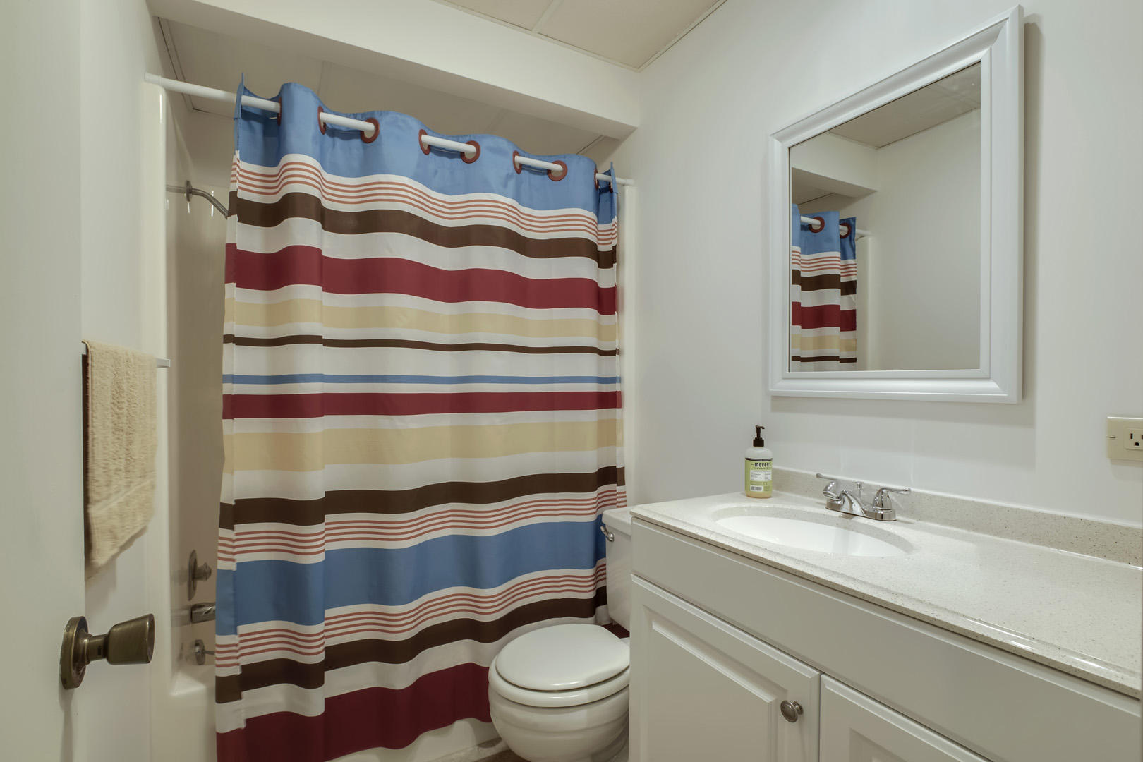 4300 Malone Road Loudon, TN 37774 - Photo 30 of 40 30_MaloneRoad_4300_GuestBath2