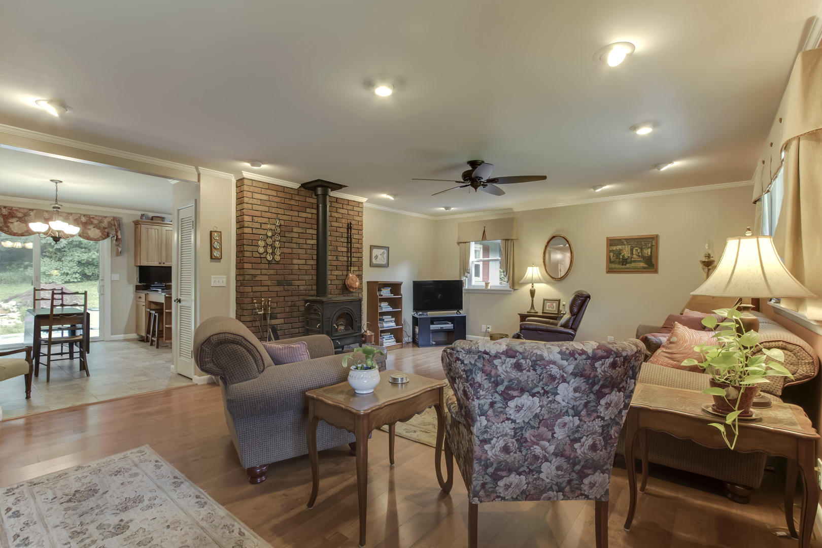 4300 Malone Road Loudon, TN 37774 - Photo 4 of 40 04_MaloneRoad_4300_Living01