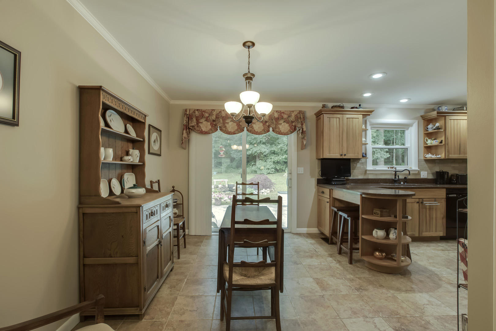 4300 Malone Road Loudon, TN 37774 - Photo 8 of 40 08_MaloneRoad_4300_Dining01