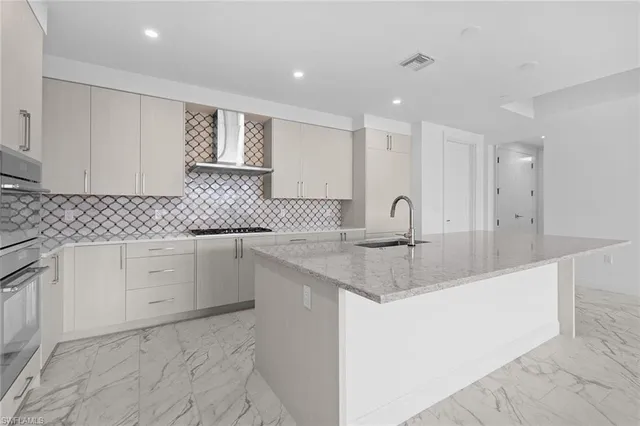 $2,749,777 | 1125 Central Avenue, Unit 566, Naples, FL 34102