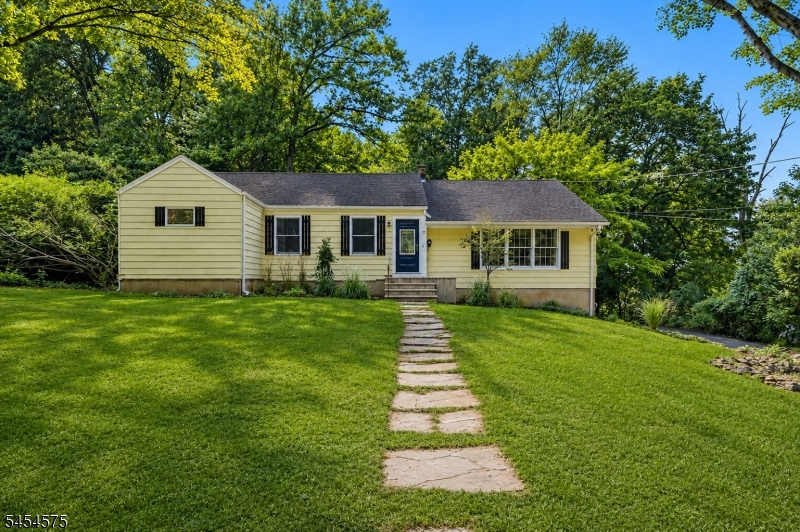 27 Inwood Road Berkeley Heights, NJ 07922 - Photo 1 of 40 Gallery Image 1