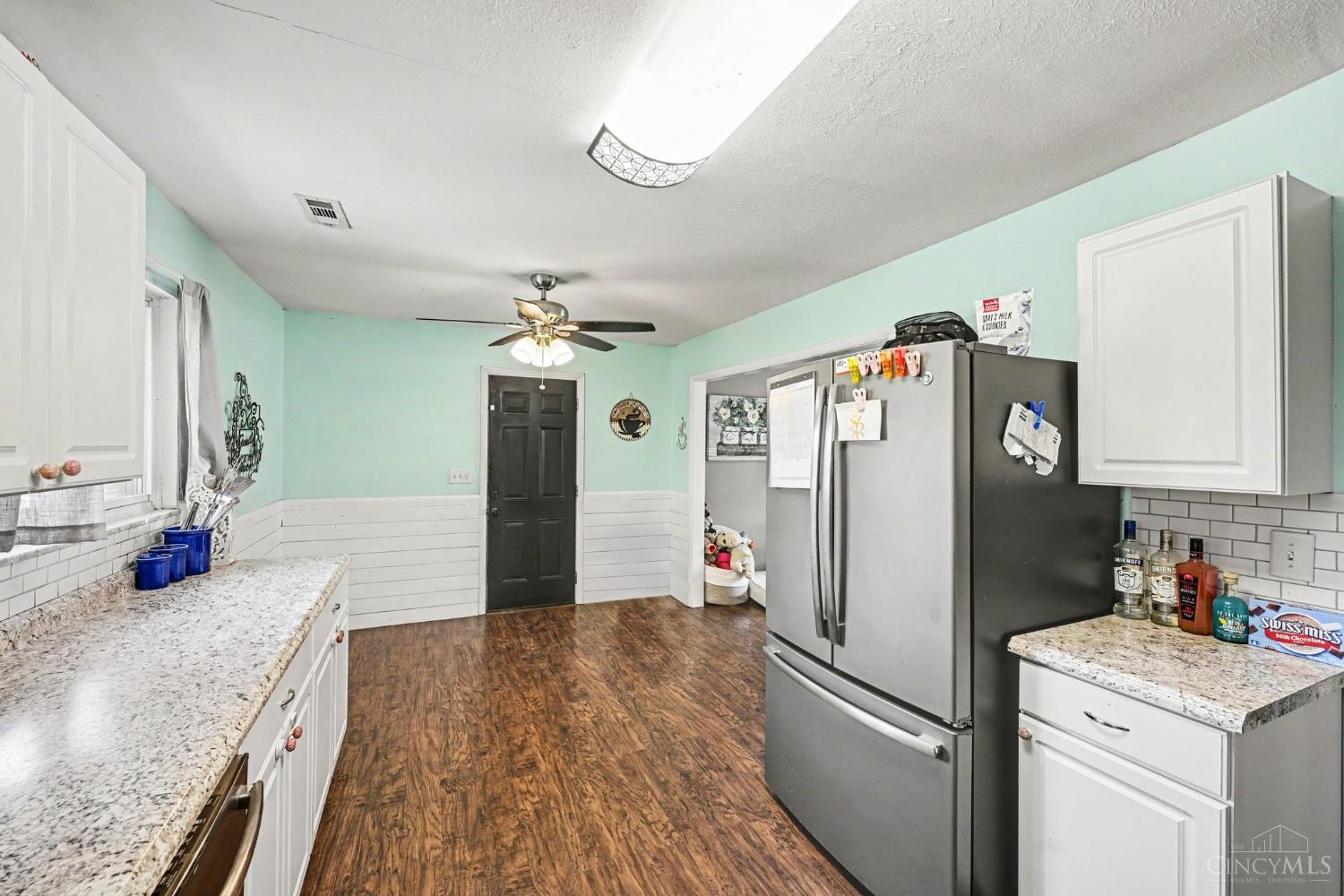 5884 Troy Road Springfield, OH 45502 - Photo 12 of 26