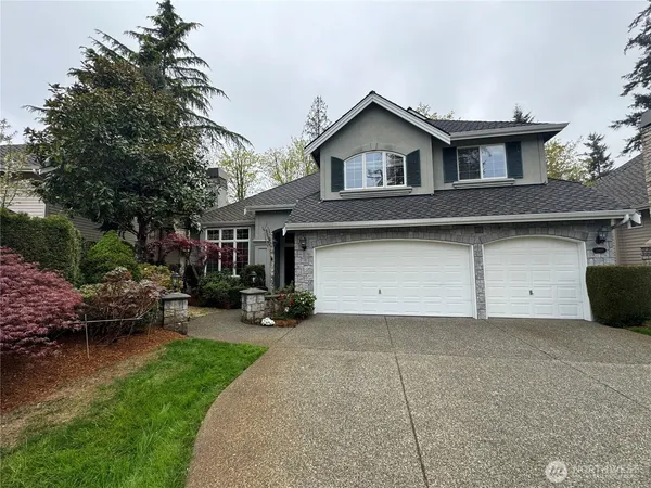 $4,995 | 19416 Northeast 43rd Place, Sammamish, WA 98074