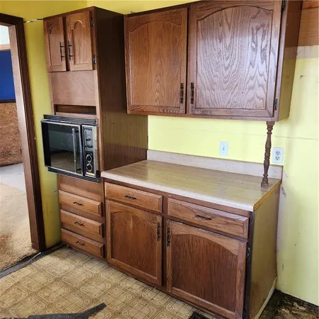 $360,000 | 23779 County Road 1077, Parker, KS 66072