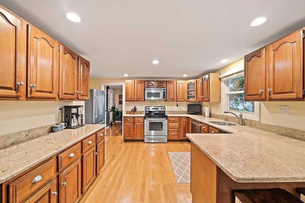 37 Cheriton Road Quincy, MA 02170 - Photo 10 of 37 Gallery Image 10