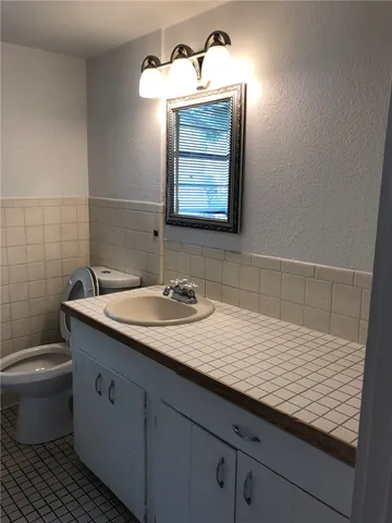 $4,000 | 407 West 35th Street, Unit A, Austin, TX 78705