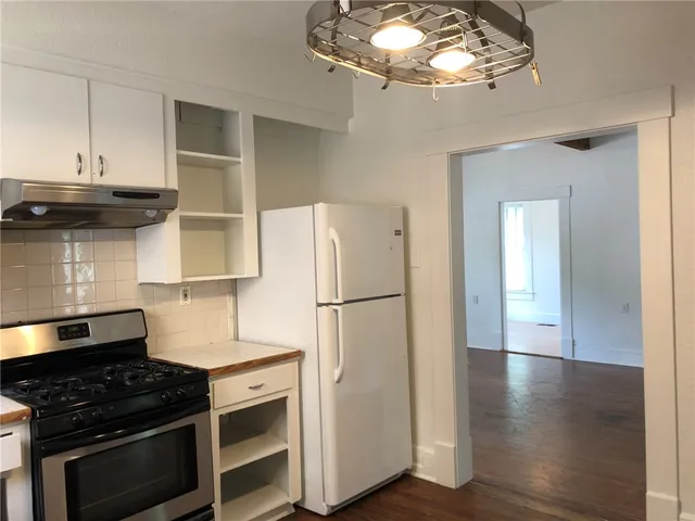 $4,000 | 407 West 35th Street, Unit A, Austin, TX 78705