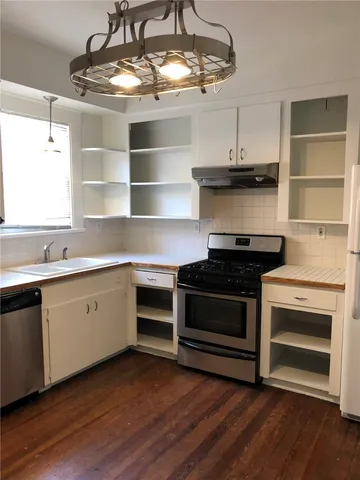 $4,000 | 407 West 35th Street, Unit A, Austin, TX 78705