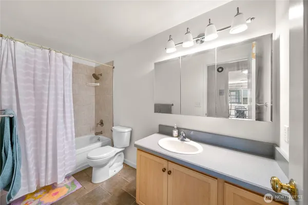 $342,000 | 11556 Greenwood Avenue North, Unit 105, Seattle, WA 98133