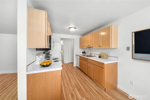 $342,000 | 11556 Greenwood Avenue North, Unit 105, Seattle, WA 98133