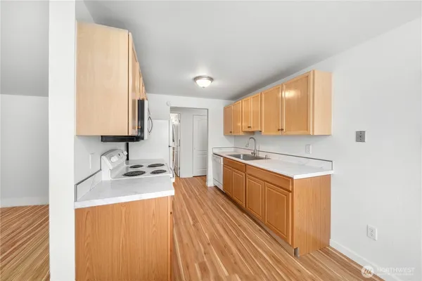 $342,000 | 11556 Greenwood Avenue North, Unit 105, Seattle, WA 98133