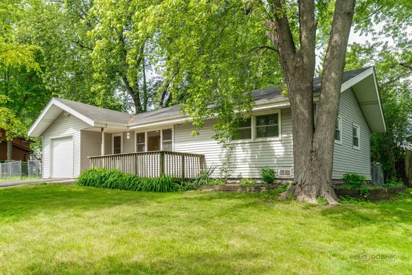 $294,900 | 200 South Beck Road, Lindenhurst, IL 60046
