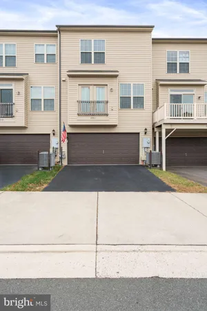 a house view with a outdoor space