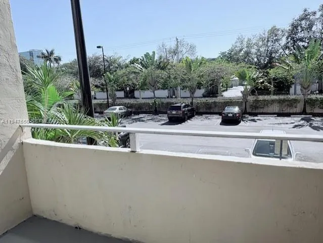$1,925 | 7775 Southwest 86th Street, Unit F1206, Miami, FL 33143