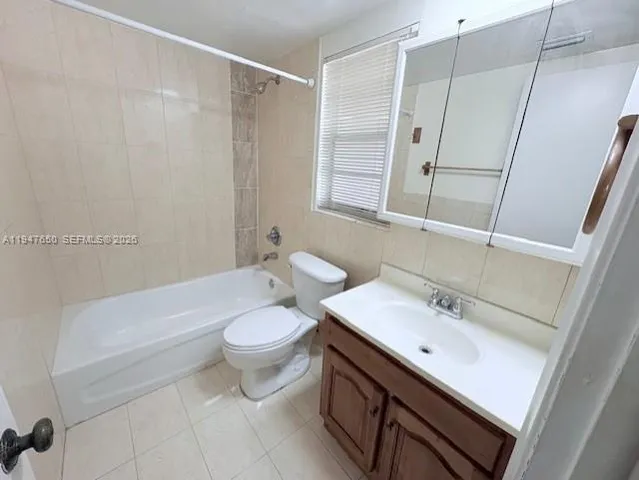 $1,925 | 7775 Southwest 86th Street, Unit F1206, Miami, FL 33143