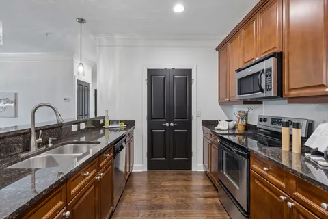 $424,900 | 3100 West End Circle, Unit 102, Nashville, TN 37203